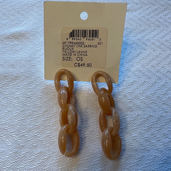 Club Monaco Beige link Earrings - Picture 4 of 6